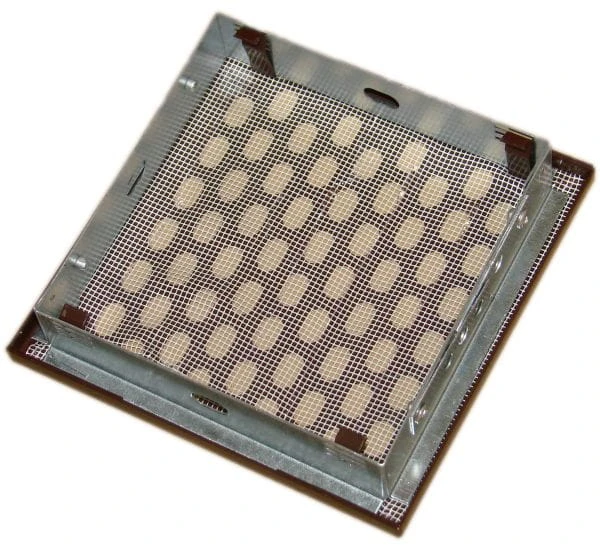 Kratka metalowa ścienna do wewnątrz D/TKM 14x14 brązowa TYŁ